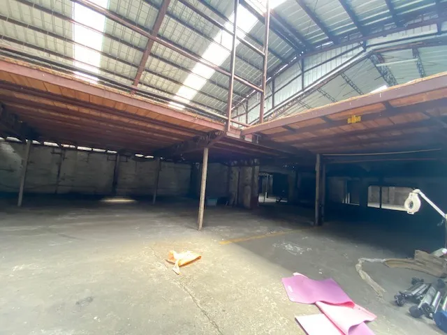 Arriendo De Bodega Por Calle Janequeo, Sector Pueblo Nuevo.